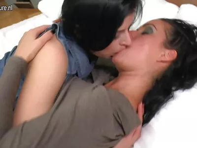 Karolina, Raduz mogna kvinnor porrfilm