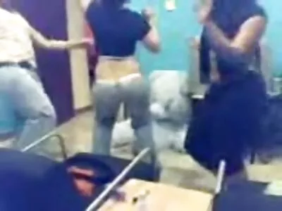 Asiatiska college par har ett korta porrfilmer trevligt sex