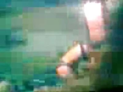 Stram tonårsflicka pumpas i sängen streamad porrfilm