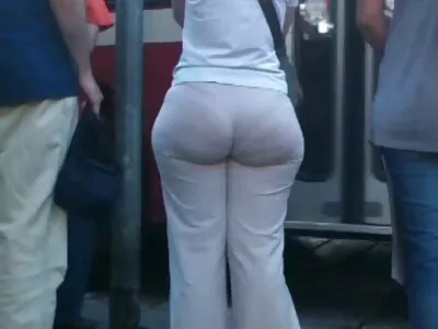 Angelic porrfilm gamla tanter blonde tar en tung borrning bakifrån
