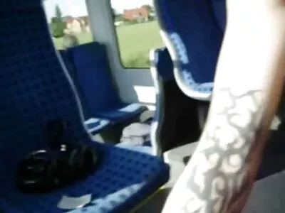 Babe engelska porrfilmer rider på min kuk och blir cum