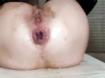 Babe blir krämad efter en porrfilmer dusch