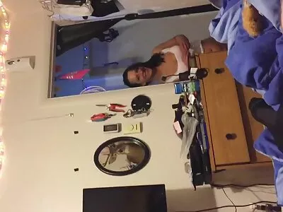 Garvad gratis erotiska filmer brunett är super het och gillar sex