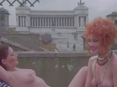 Medarbetare får en porrfilm gratis spermask