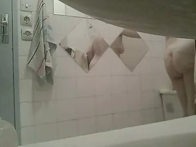 18 år gammal slampa avklädd porrfilm mormor och shagged