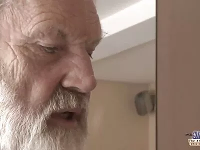 Het tjej porrfilm online suger kuk