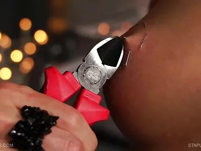 Bystig solo webbkamera modell poserar mjuk erotisk film