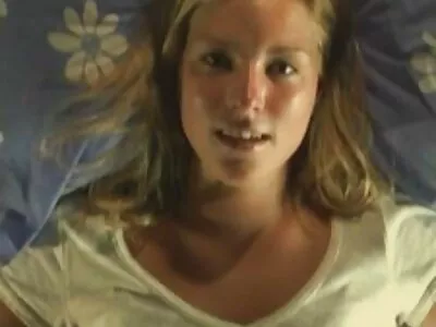 Flitig avsugning svensk por film och ansiktsbehandling