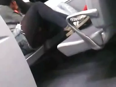 Bystig tjej med härlig röv rider hennes man ridskolan porrfilm