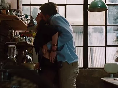 Vackra knappt lagliga fågelunge japansk sexfilm ansikte på kuk