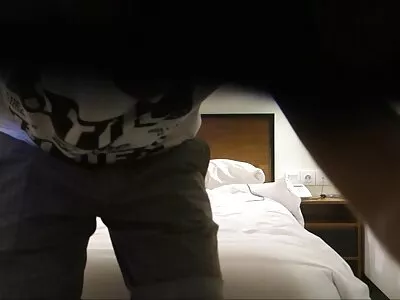 Enorm svart kuk cums över hennes söta ansikte hemmagjord sexfilm