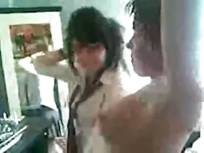 Söt babe som spanska porrfilmer duschar